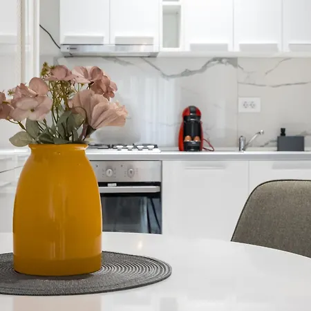 Luna Loft 1br With Parking Apartment Bukarest