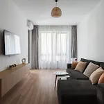 아파트 Luna Loft 1br With Parking 부쿠레슈티