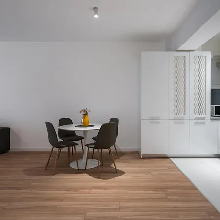Apartment Luna Loft 1br With Parking