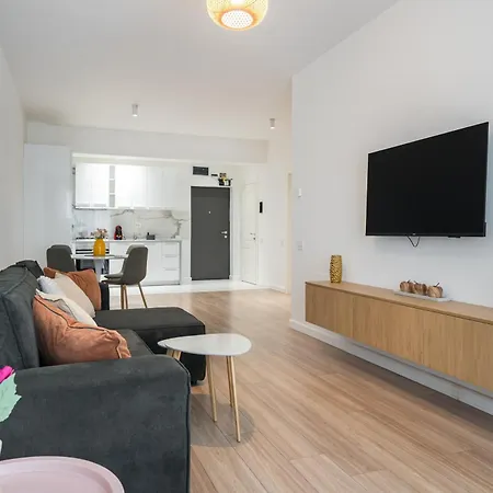 Апартаменты Luna Loft 1br With Parking