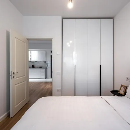 Апартаменты Luna Loft 1br With Parking