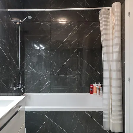 Апартаменты Luna Loft 1br With Parking *