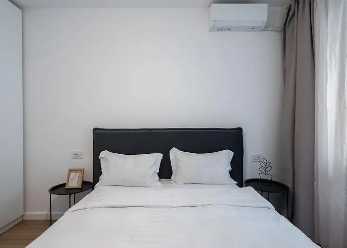 Luna Loft 1br With Parking Апартаменти Бухарест