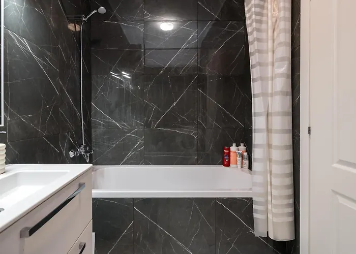 Luna Loft 1br With Parking Апартаменти *