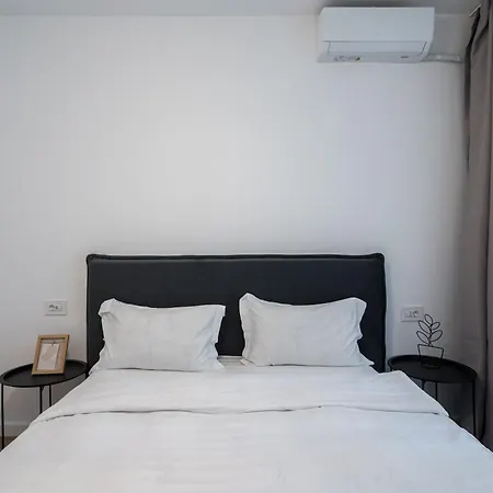Luna Loft 1br With Parking Appartamento Bucarest