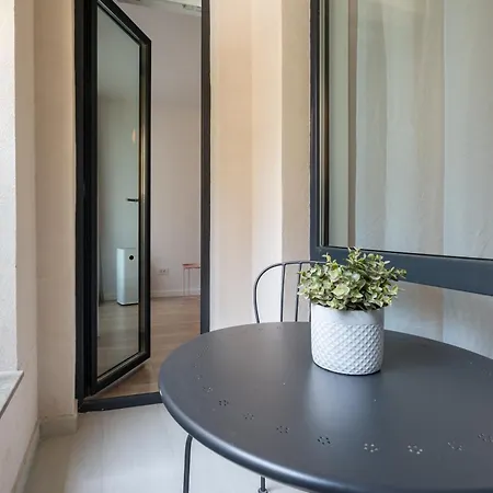 Luna Loft 1br With Parking Appartement Boekarest